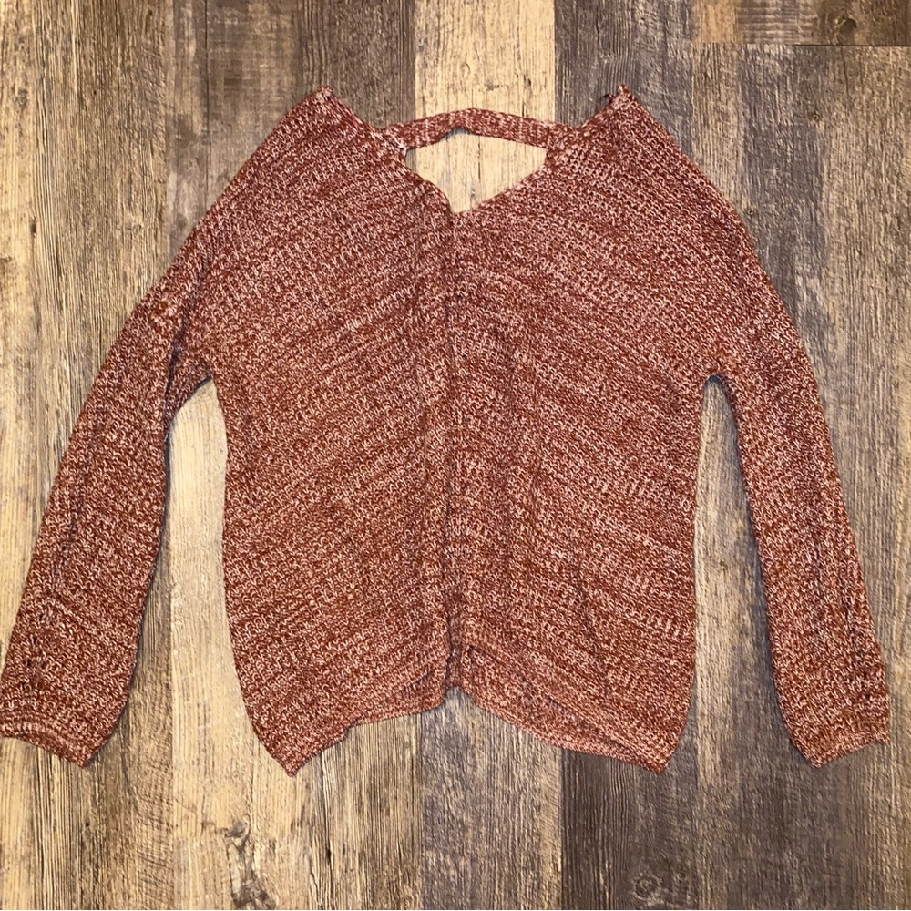V-Neck Sweater in Maroon